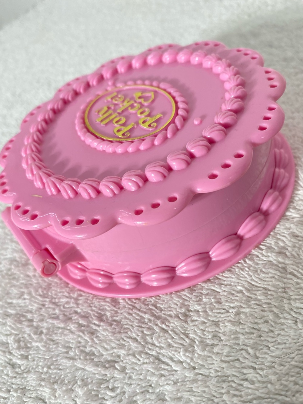 Vintage 1994 Polly Pocket Birthday Surprise Cake Compact ONLY Great Logo Hinge - Picture 5 of 16